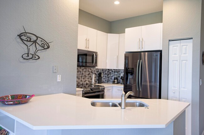 Building Photo - 4931 Bonsai Cir
