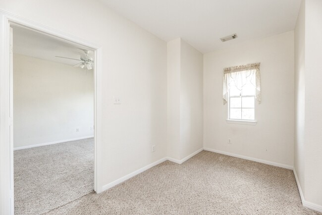 Building Photo - 15435 Stoneridge Park Ln