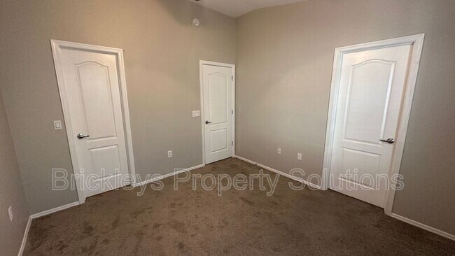 Building Photo - 2727 N Price Rd