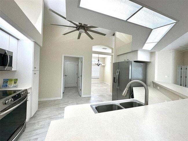 Building Photo - 14017 Wenzel Ave