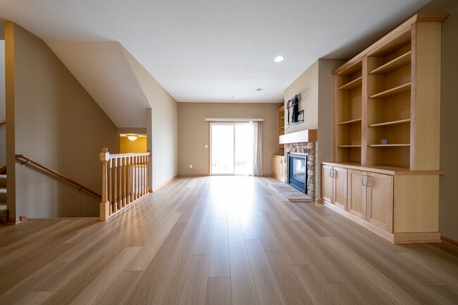 Building Photo - 9585 Madison Dr