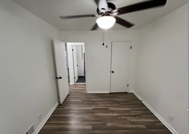 Building Photo - Charming 3 Bedroom Home in Independence!