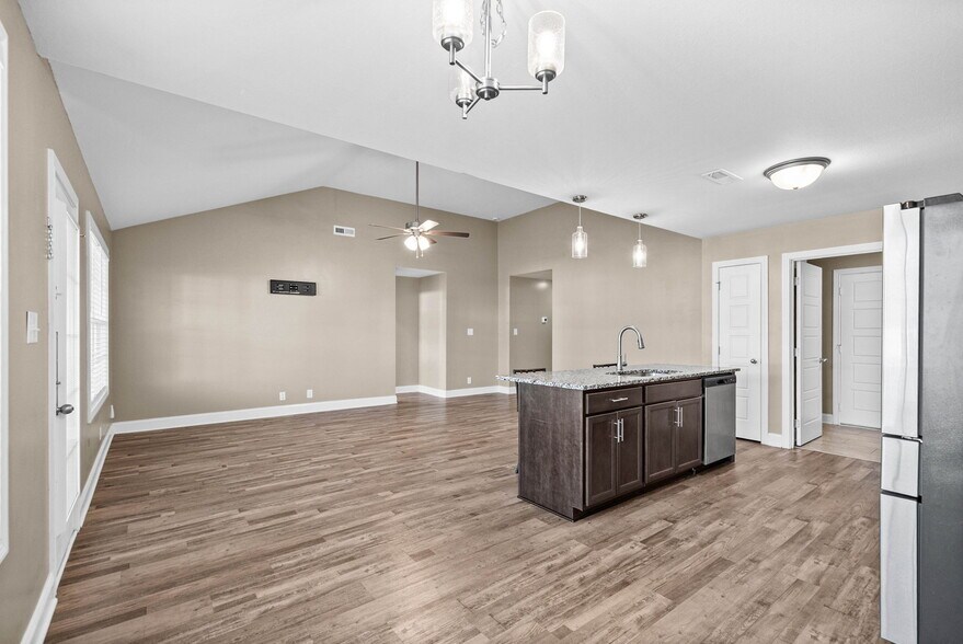 Building Photo - 1057 Dublin Dr