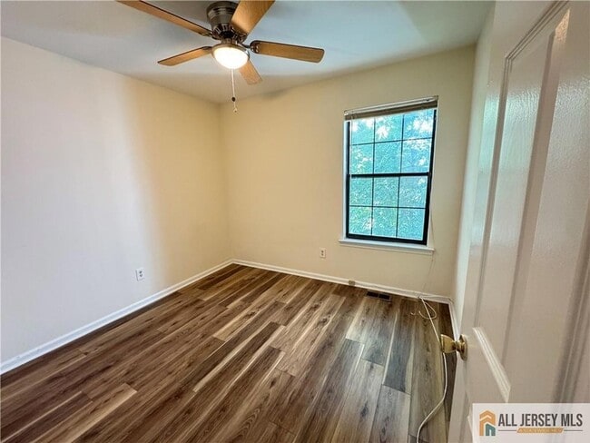 Building Photo - 3606 Cricket Cir