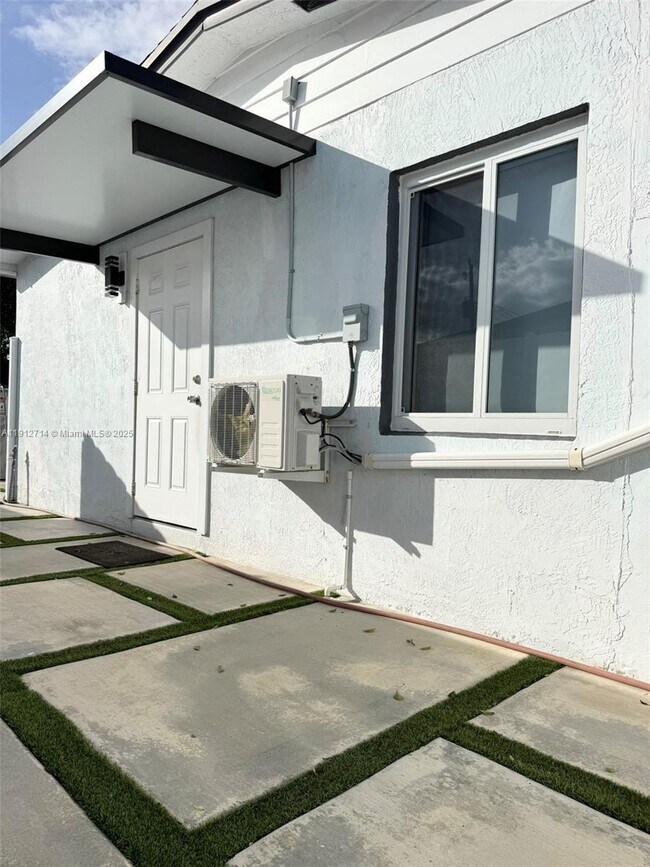 Building Photo - 6174 W 14th Ave