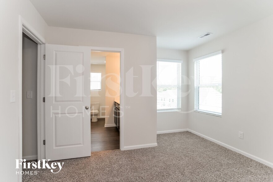Building Photo - 2058 Cypress Village Dr NW