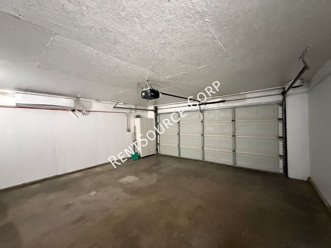 Building Photo - 43837 David St