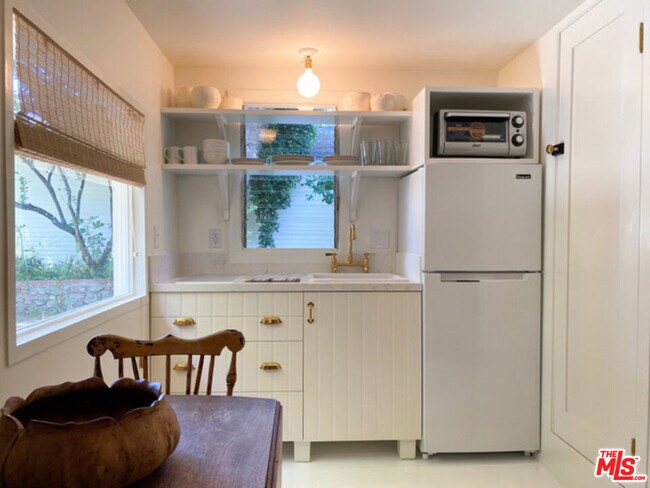 Building Photo - 1602 Courtney Ave