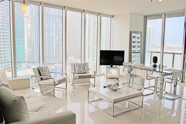 Building Photo - 485 Brickell Ave