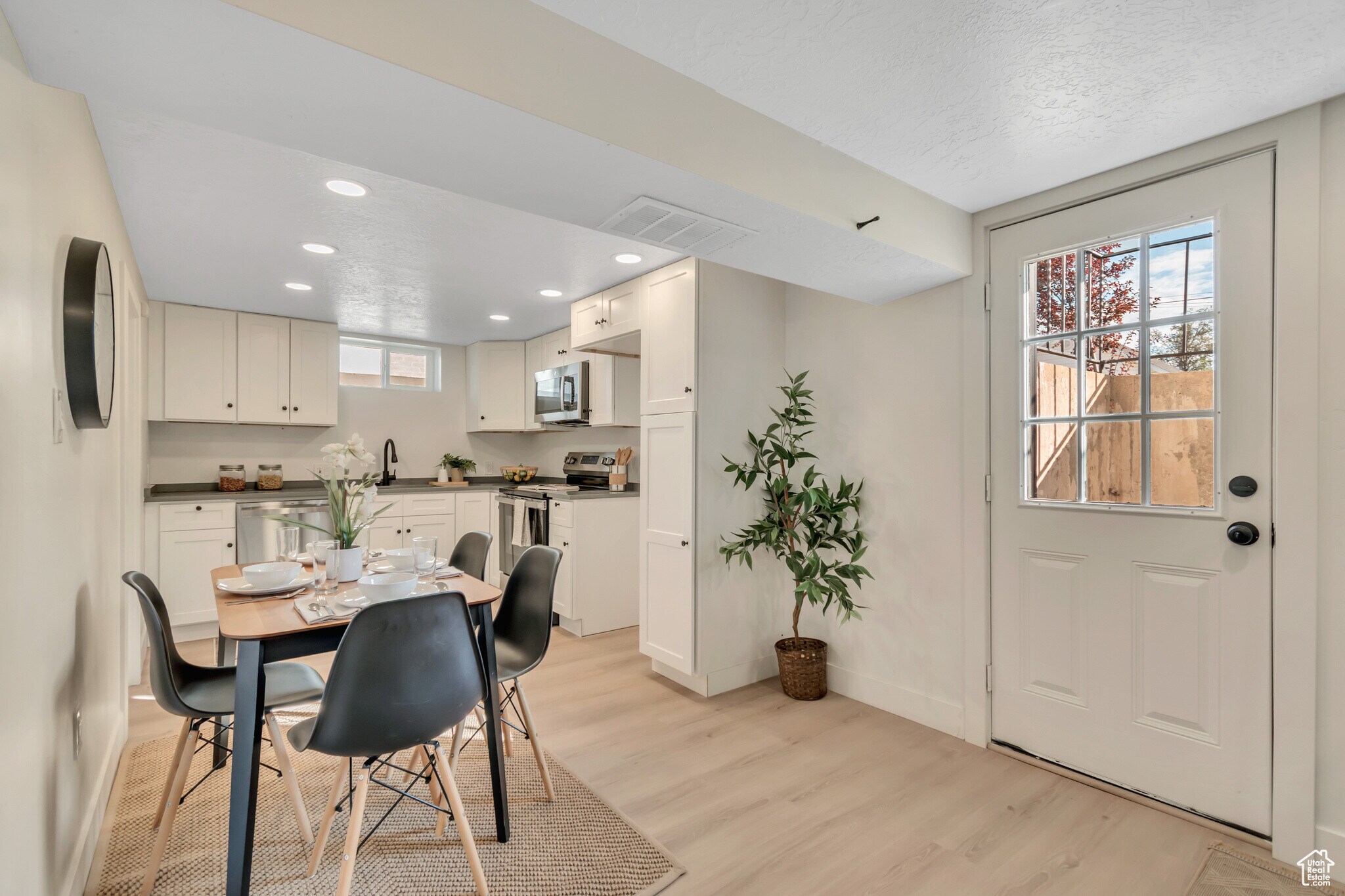 Building Photo - 394 N 100 E