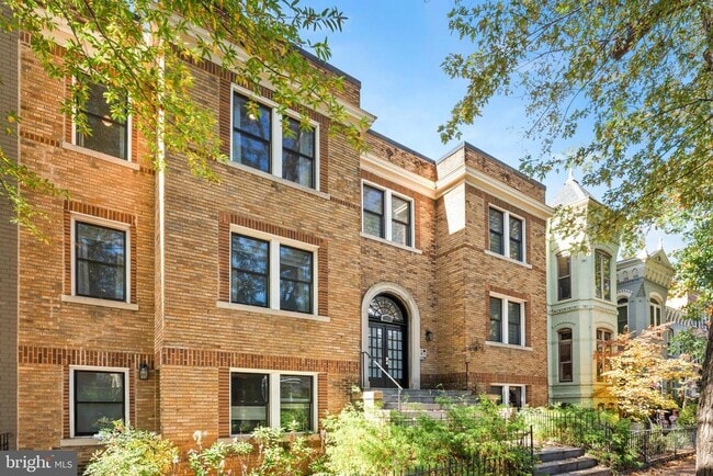 Building Photo - 317 3rd St SE