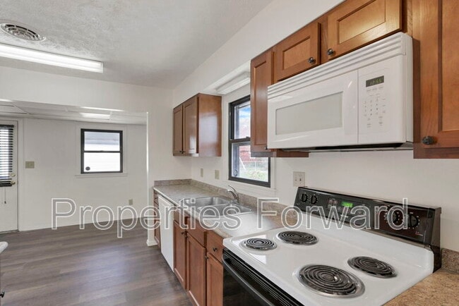 Building Photo - 4379 Maplegrove Dr
