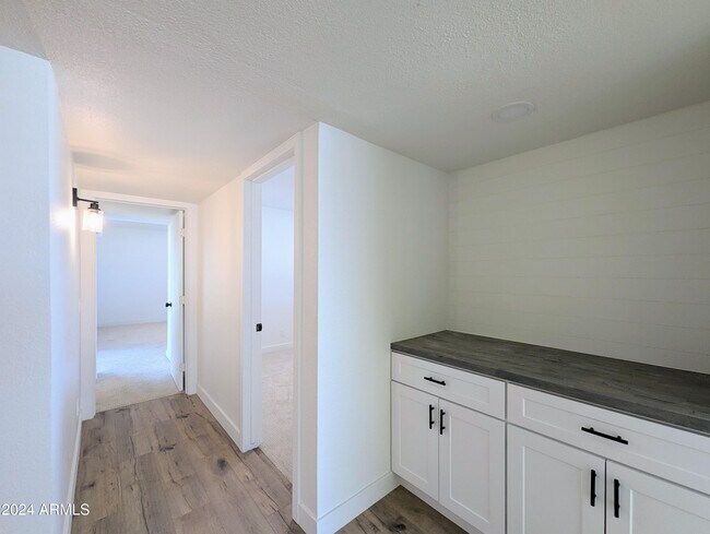 Building Photo - 121 N Flint Cir
