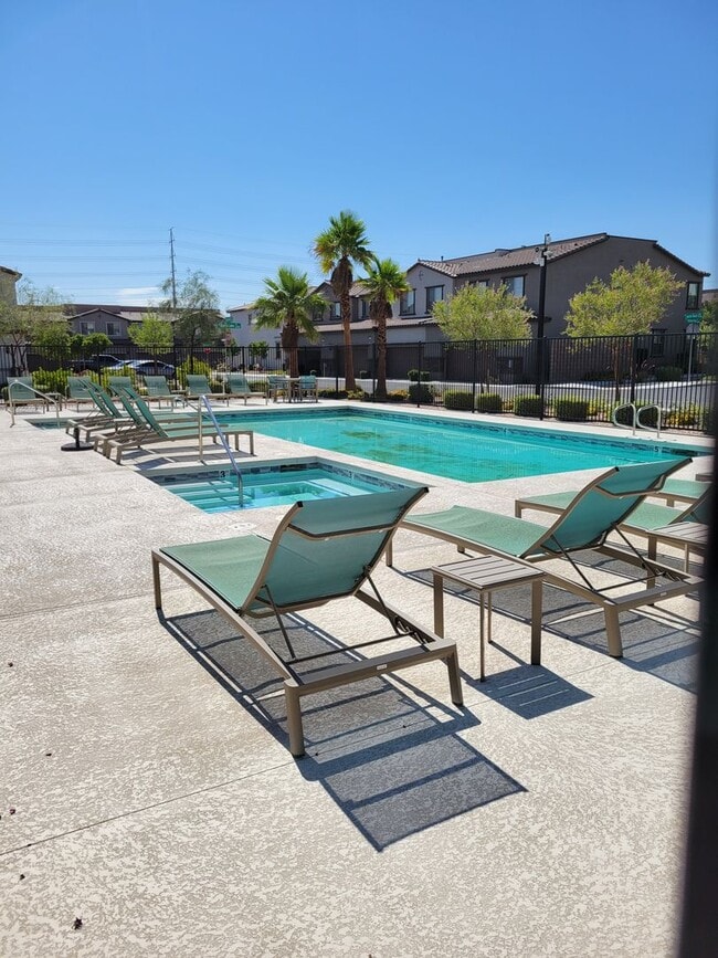 Building Photo - Beautiful 2 story with Roof Top Deck