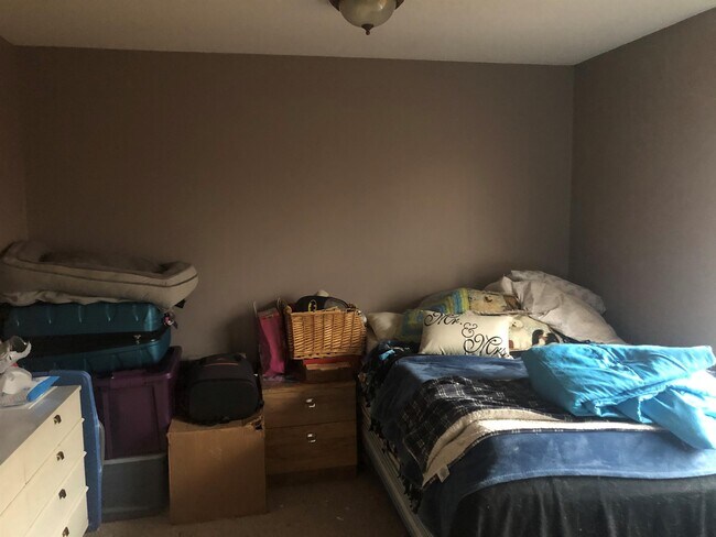 Building Photo - 109 N Busey Ave