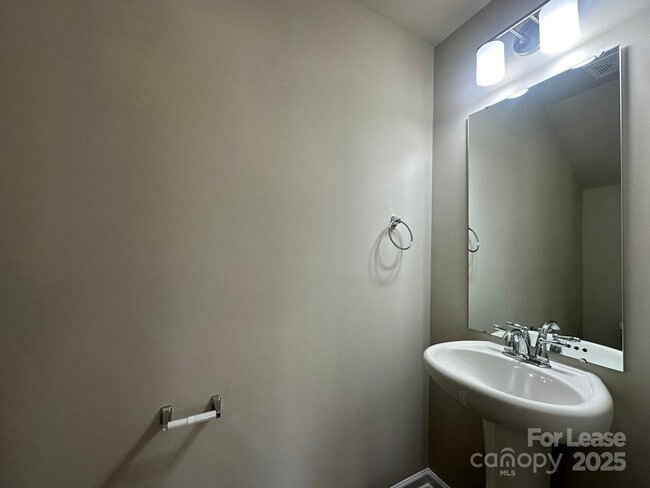 Building Photo - 9050 Stoney Waters Ct