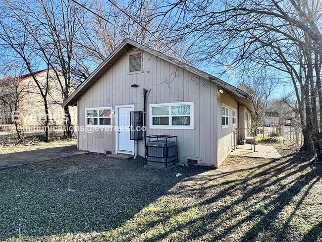 Building Photo - 2429 E 1st St