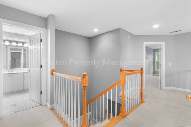 Building Photo - 4728 Wedgefield Dr