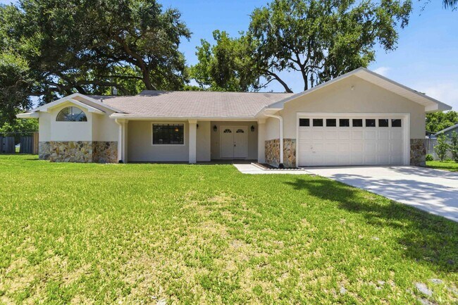 Building Photo - PENDING APPLICATION-Newly Renovated 3-Bedroom Home in Emerald Lake Colony – Move-In Special!
