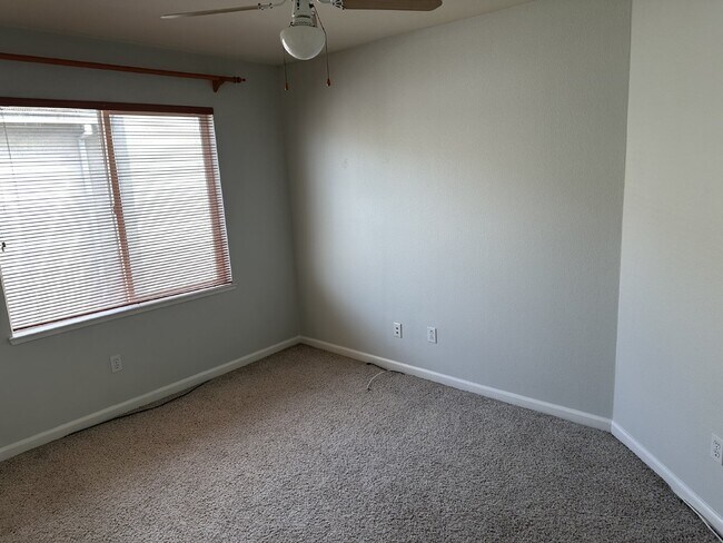 Building Photo - Beautiful 4 Bed/3 Bath Tracy Home with Pool and Fresh Paint