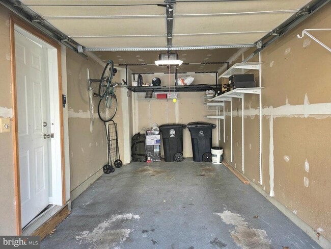 Building Photo - 1604 Post Oak Dr