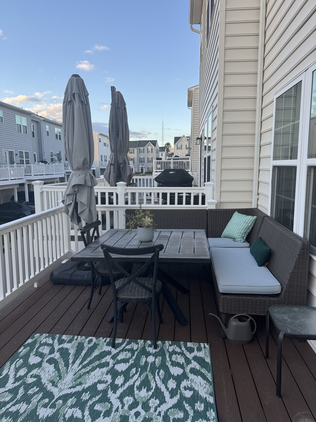 Building Photo - 721 Bender Rd