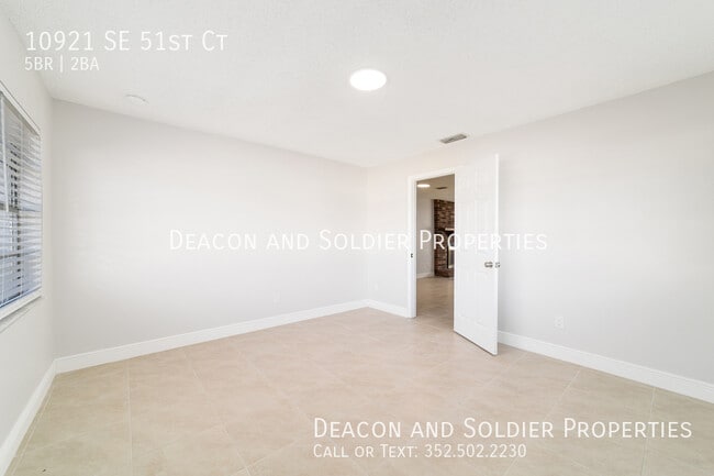 Building Photo - 10921 SE 51st Ct