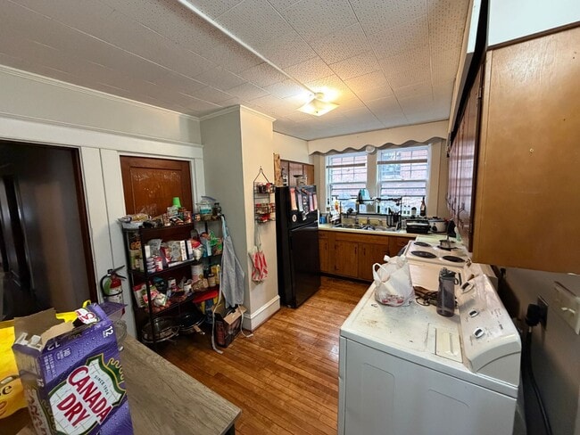 Building Photo - 203-205 King Street