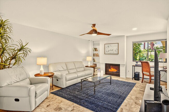 Building Photo - 1570 S La Verne Way