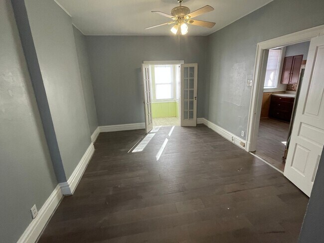 Building Photo - 4440 Gibson Ave