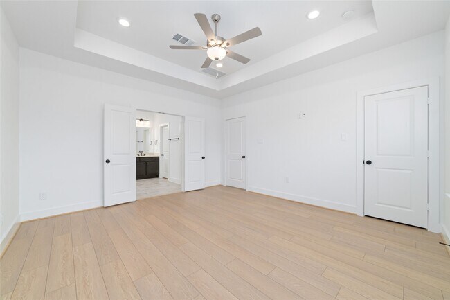 Building Photo - 5177 Enchanted Pne Ct