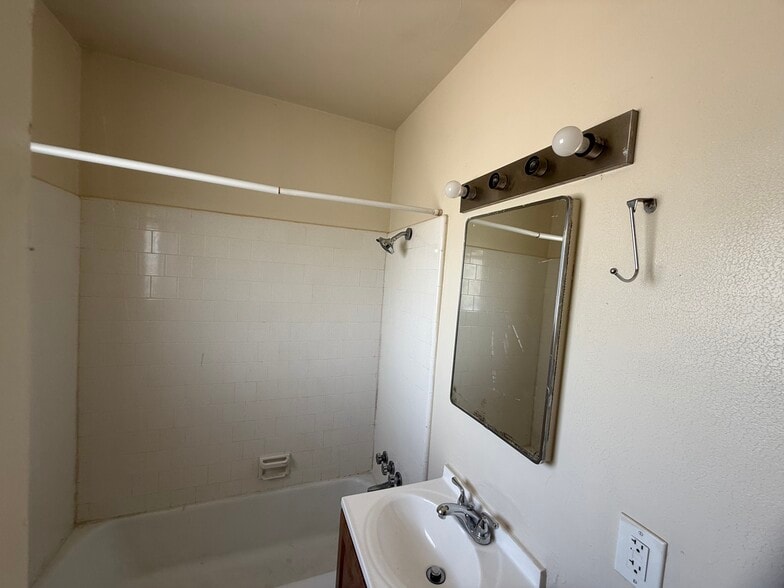 Building Photo - 12784 California St