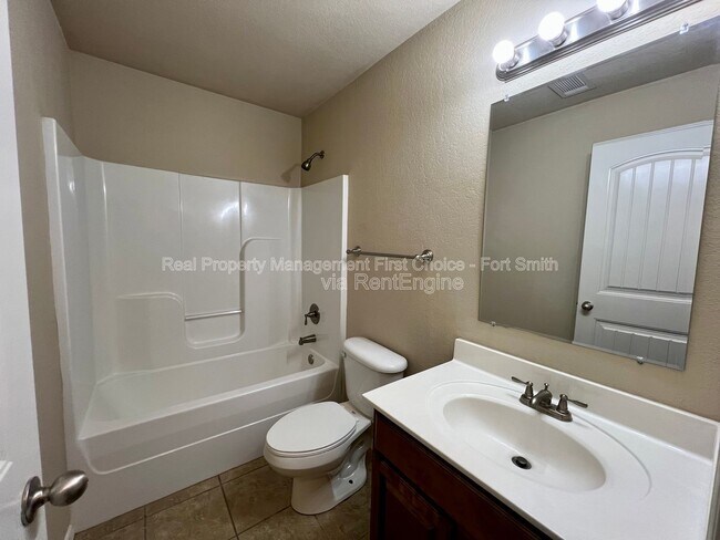 Building Photo - 605 Torrington Wy.