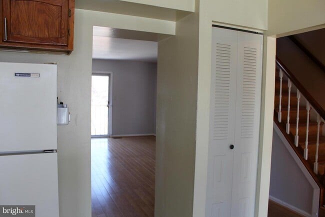Building Photo - 1086 Travis Ln