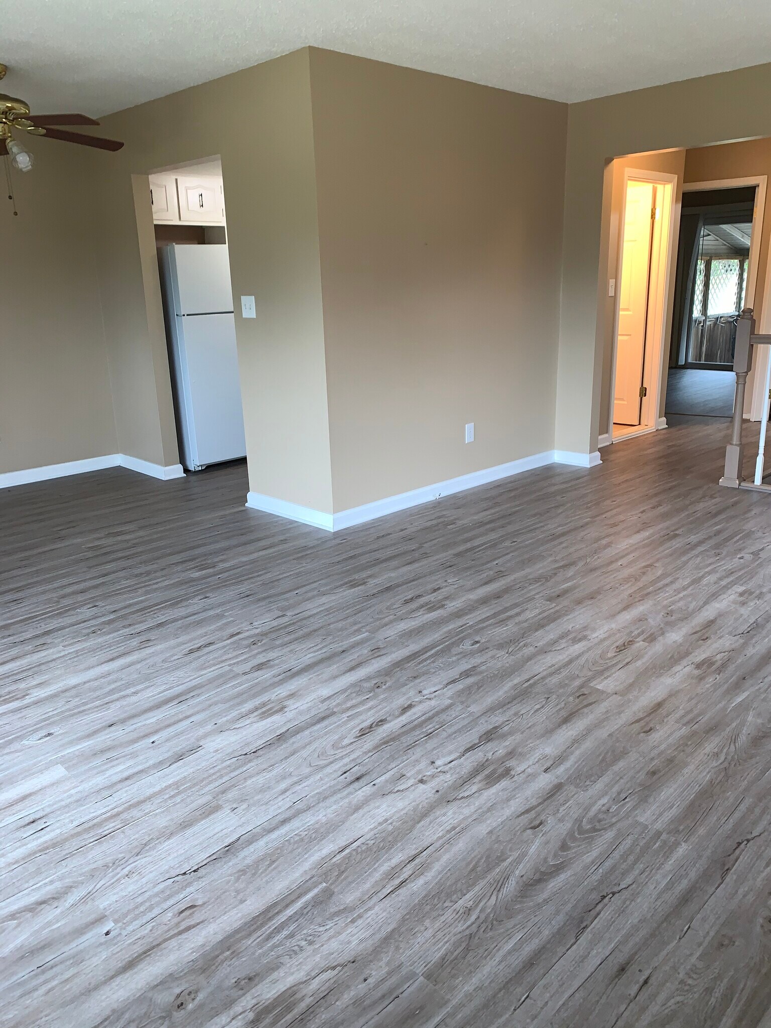 living room/dining area - 61035 11 Mile Rd