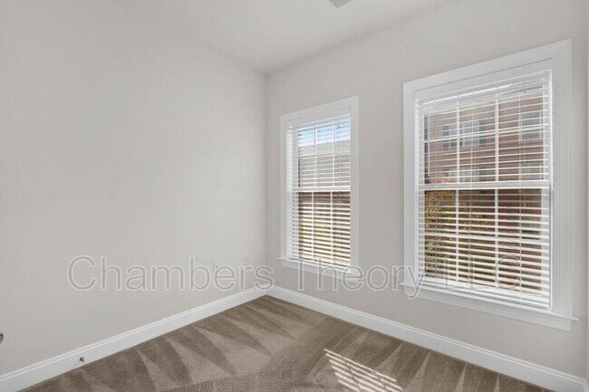 Building Photo - 415 N Upton Ct