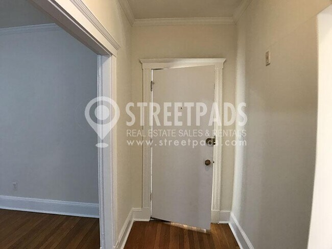 Building Photo - 2 bedroom in Boston MA 02135