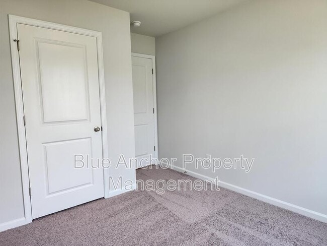 Building Photo - 1015 Course Ln