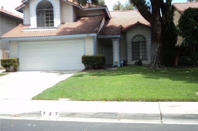 Building Photo - LIVE THE DREAM IN A PRIVATE HOA COMMUNITY ...