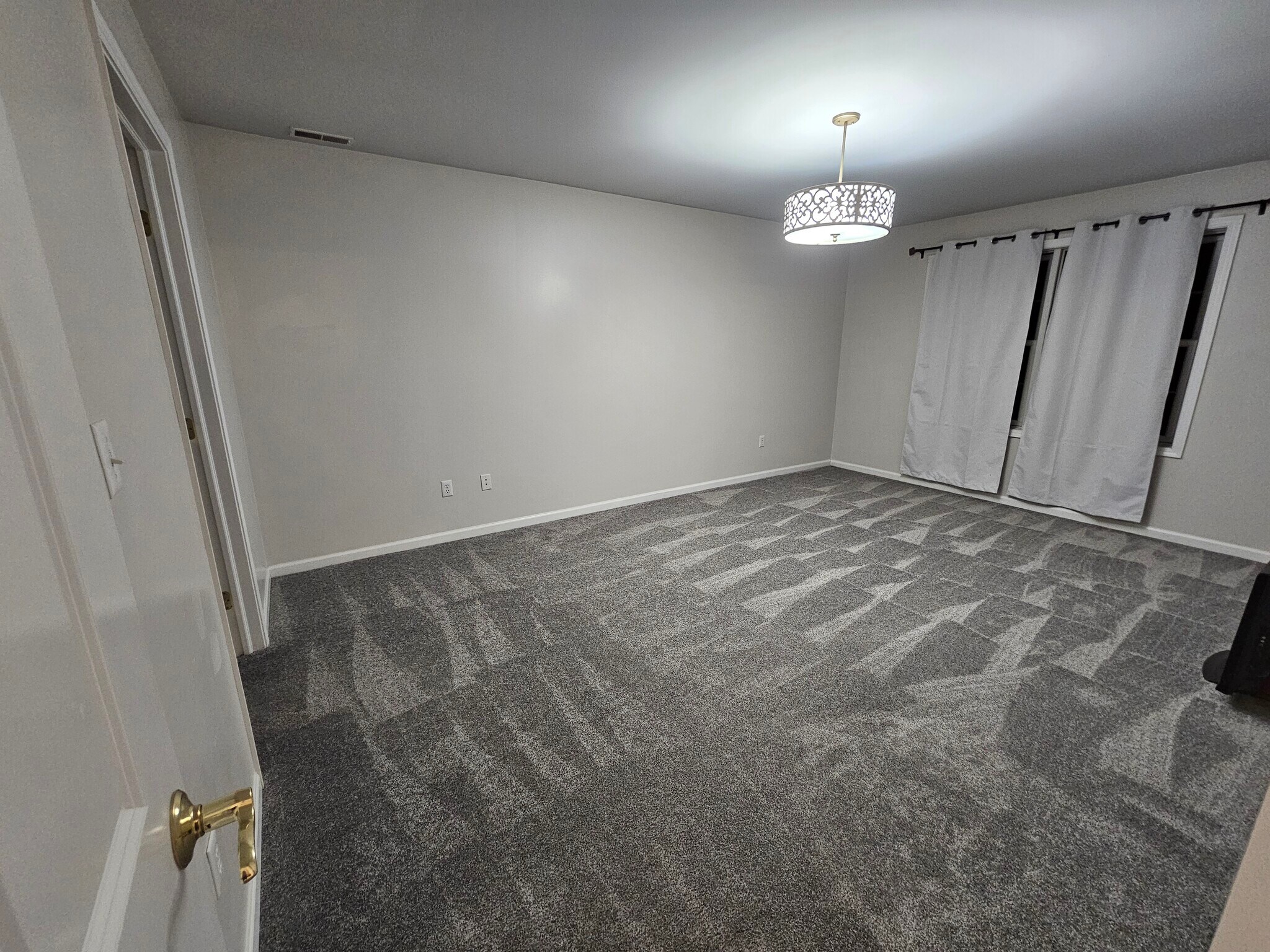 Building Photo - 607 Cambridge Ct