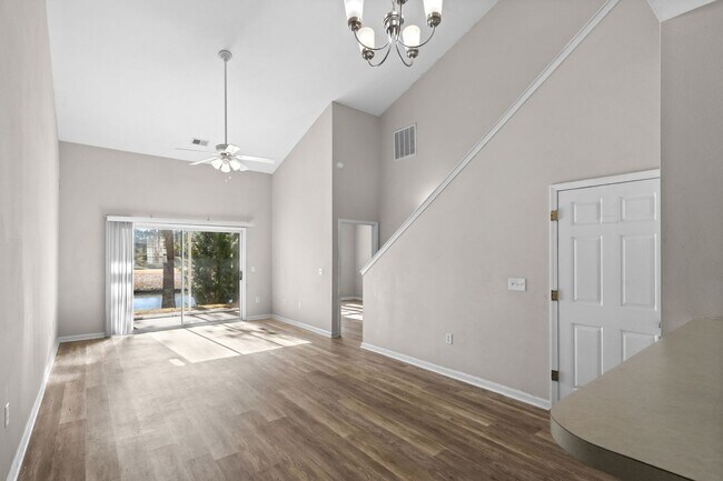 Building Photo - 3BR Townhome Carolina Forest – GREAT PRICE - Community Pool/Lake View