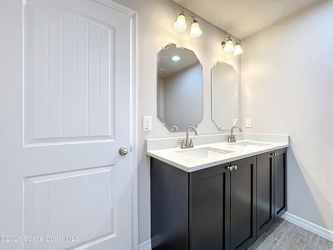 Building Photo - 526 L M Davey Ln