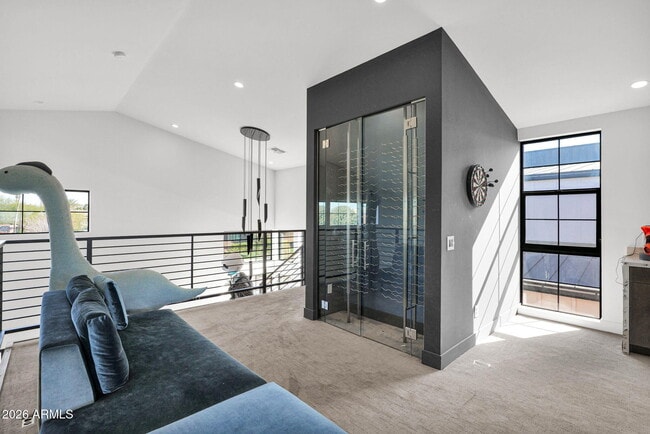 Building Photo - 8430 S 10th Ln