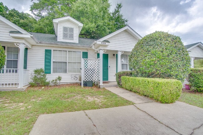 Building Photo - Price Drop!! -Adorable Updated 2BR Cottage...