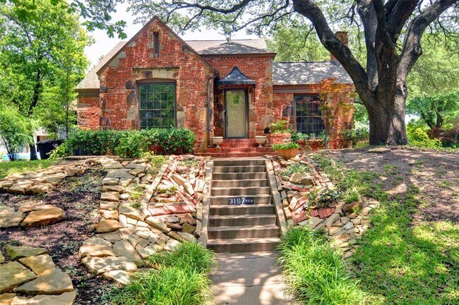 Building Photo - 3197 Westcliff Rd W