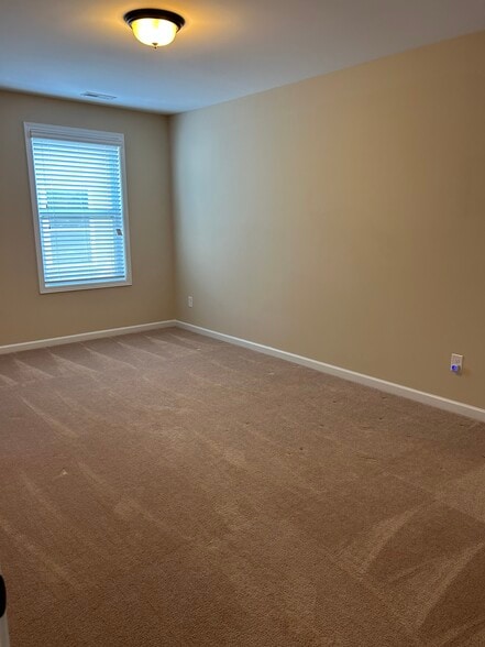 Bedroom - 14005 Wyncrest Dr