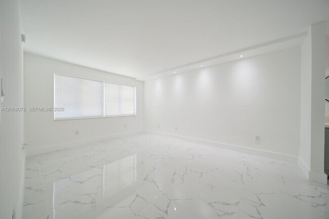 Building Photo - 14840 Naranja Lakes Blvd
