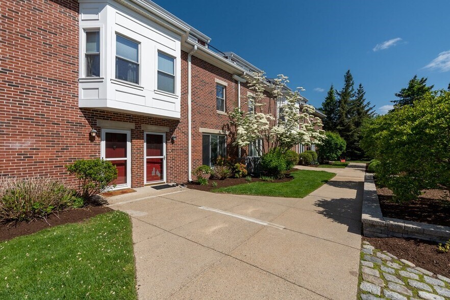 Building Photo - 166 Quincy Shore Dr