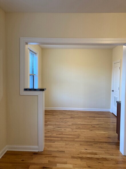 Building Photo - 338 Tudor Ct