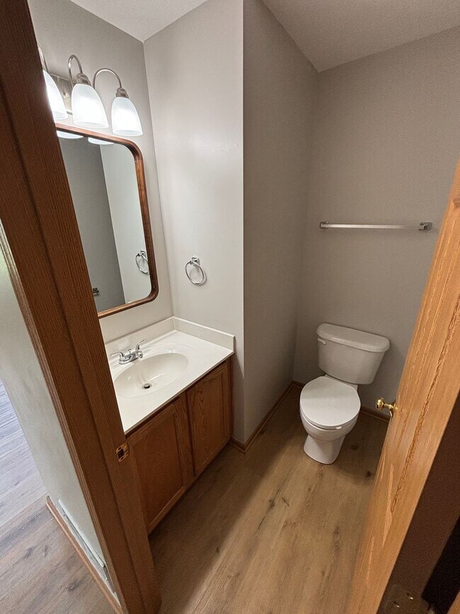 Building Photo - 4 Bedroom, 2.5 Bathroom House in Sycamore Creek Pickerington